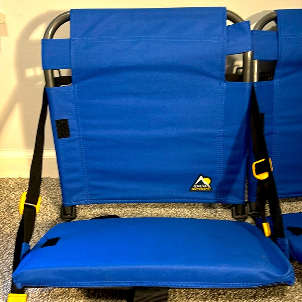 GCI Outdoor Stadium Chair Blue. Excellent condition